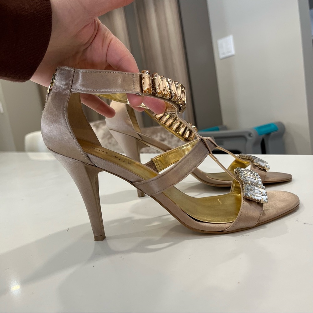 Nine West beige heels with strass